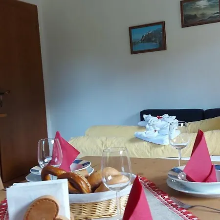 Zellner شقة ألباخ